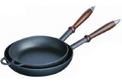 POELE MANCHE BOIS STAUB