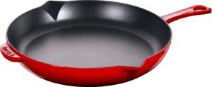 Poêle en fonte émaillée Staub cerise de 26 cm