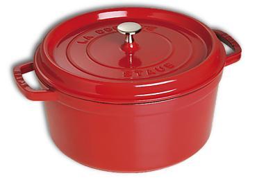 Cocotte ronde en fonte émaillée Staub cerise de 26cm