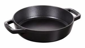 Poêle double poignée, en fonte émaillée Staub noir mat 34 CM