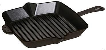 Gril carré américain en fonte émaillée Staub noir mat de 26 cm.